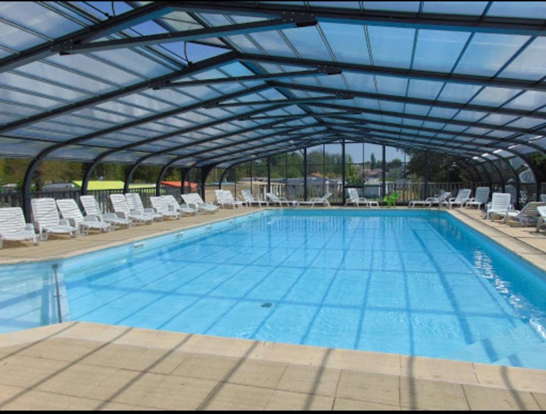 Avrillé Mobil-Home Le Petit Paradis Vendeen Camping 3 Etoiles 7Km Des Plages מראה חיצוני תמונה